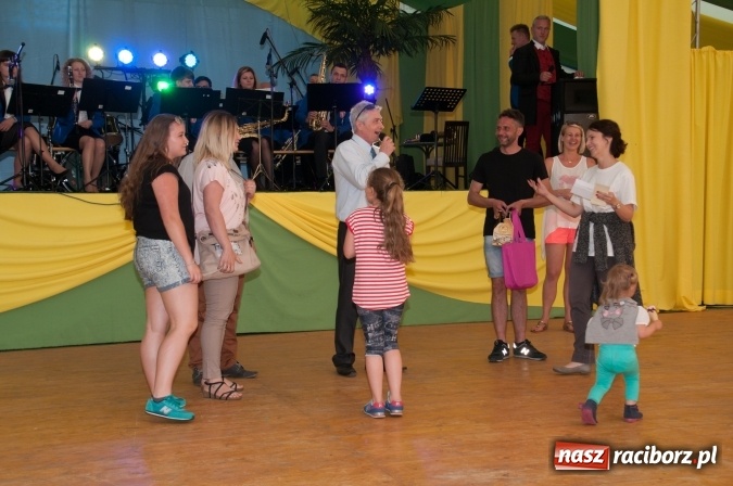 Zdjęcie w galerii na portalu naszraciborz.pl: Rodzinna Olimpiada z okazji Dnia Dziecka. Pracownicy SGL Carbon na pikniku w Aquabrax Szymocice wiadomości z regionu