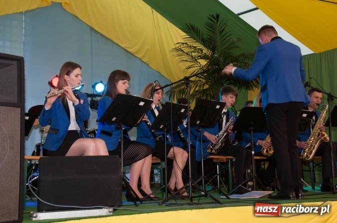 Zdjęcie w galerii na portalu naszraciborz.pl: Rodzinna Olimpiada z okazji Dnia Dziecka. Pracownicy SGL Carbon na pikniku w Aquabrax Szymocice wiadomości z regionu