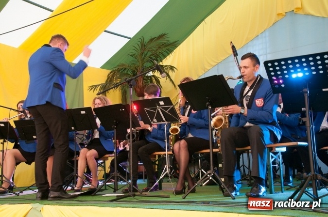 Zdjęcie w galerii na portalu naszraciborz.pl: Rodzinna Olimpiada z okazji Dnia Dziecka. Pracownicy SGL Carbon na pikniku w Aquabrax Szymocice wiadomości z regionu