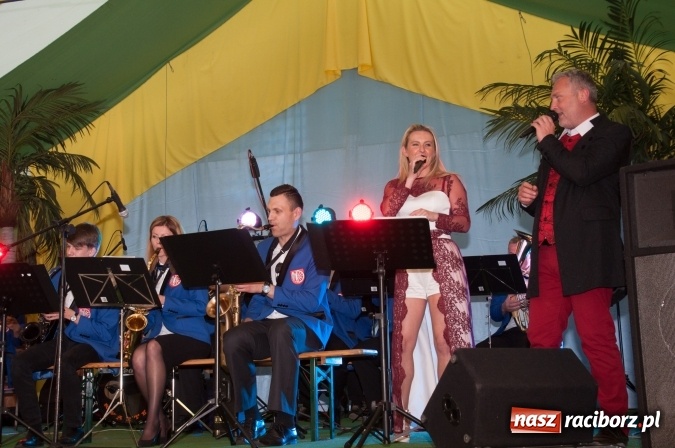 Zdjęcie w galerii na portalu naszraciborz.pl: Rodzinna Olimpiada z okazji Dnia Dziecka. Pracownicy SGL Carbon na pikniku w Aquabrax Szymocice wiadomości z regionu