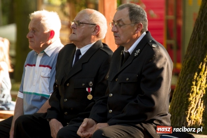 Zdjęcie w galerii na portalu naszraciborz.pl: Jak co roku w Pietrowicach Wielkich odbyły się tradycyjne obchody Dnia Strażaka wiadomości z regionu
