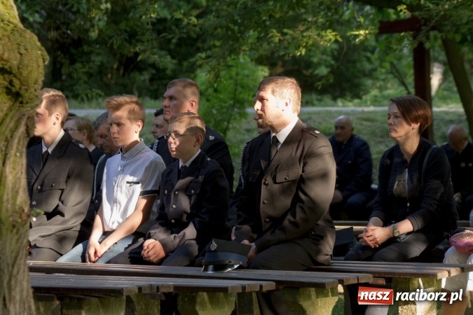 Zdjęcie w galerii na portalu naszraciborz.pl: Jak co roku w Pietrowicach Wielkich odbyły się tradycyjne obchody Dnia Strażaka wiadomości z regionu
