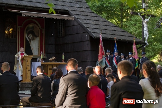 Zdjęcie w galerii na portalu naszraciborz.pl: Jak co roku w Pietrowicach Wielkich odbyły się tradycyjne obchody Dnia Strażaka wiadomości z regionu