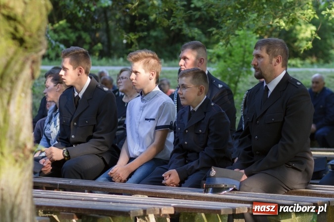 Zdjęcie w galerii na portalu naszraciborz.pl: Jak co roku w Pietrowicach Wielkich odbyły się tradycyjne obchody Dnia Strażaka wiadomości z regionu