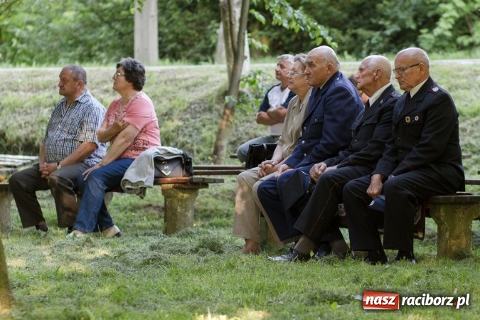 Zdjęcie w galerii na portalu naszraciborz.pl: Jak co roku w Pietrowicach Wielkich odbyły się tradycyjne obchody Dnia Strażaka wiadomości z regionu