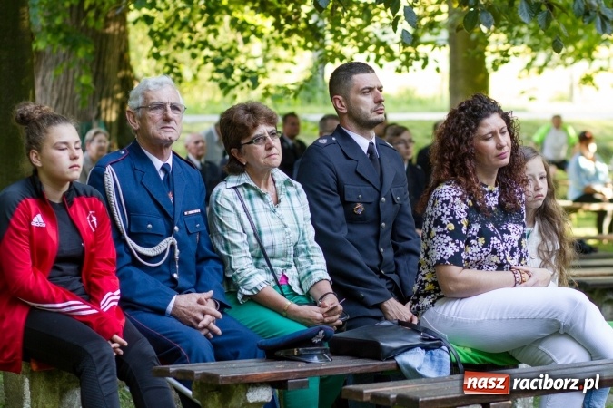 Zdjęcie w galerii na portalu naszraciborz.pl: Jak co roku w Pietrowicach Wielkich odbyły się tradycyjne obchody Dnia Strażaka wiadomości z regionu