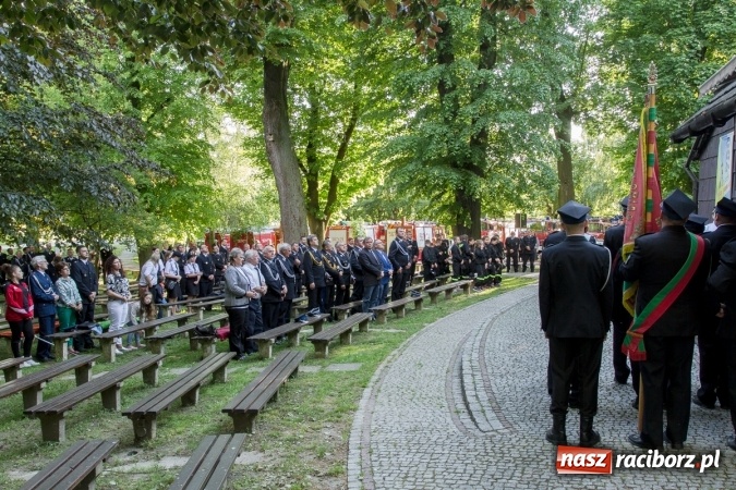 Zdjęcie w galerii na portalu naszraciborz.pl: Jak co roku w Pietrowicach Wielkich odbyły się tradycyjne obchody Dnia Strażaka wiadomości z regionu