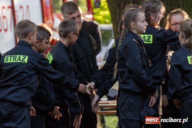 Zdjęcie w galerii na portalu naszraciborz.pl: Jak co roku w Pietrowicach Wielkich odbyły się tradycyjne obchody Dnia Strażaka wiadomości z regionu