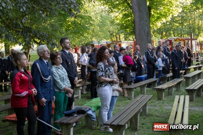 Zdjęcie w galerii na portalu naszraciborz.pl: Jak co roku w Pietrowicach Wielkich odbyły się tradycyjne obchody Dnia Strażaka wiadomości z regionu