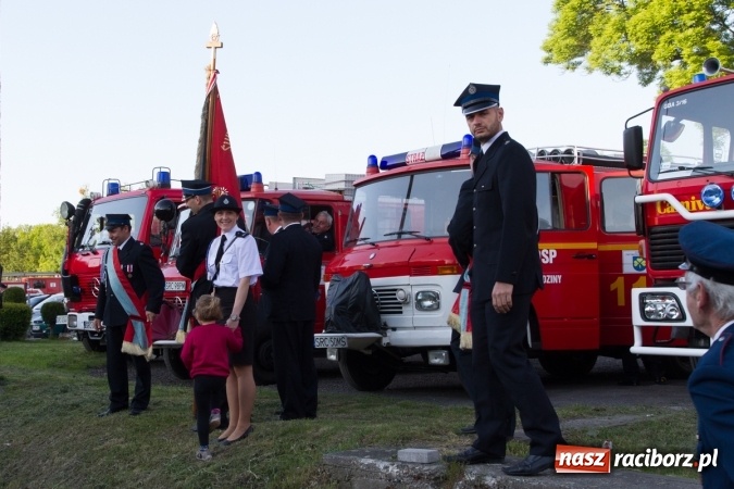 Zdjęcie w galerii na portalu naszraciborz.pl: Jak co roku w Pietrowicach Wielkich odbyły się tradycyjne obchody Dnia Strażaka wiadomości z regionu