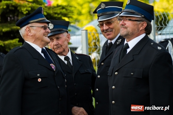 Zdjęcie w galerii na portalu naszraciborz.pl: Jak co roku w Pietrowicach Wielkich odbyły się tradycyjne obchody Dnia Strażaka wiadomości z regionu