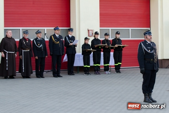Zdjęcie w galerii na portalu naszraciborz.pl: Jak co roku w Pietrowicach Wielkich odbyły się tradycyjne obchody Dnia Strażaka wiadomości z regionu