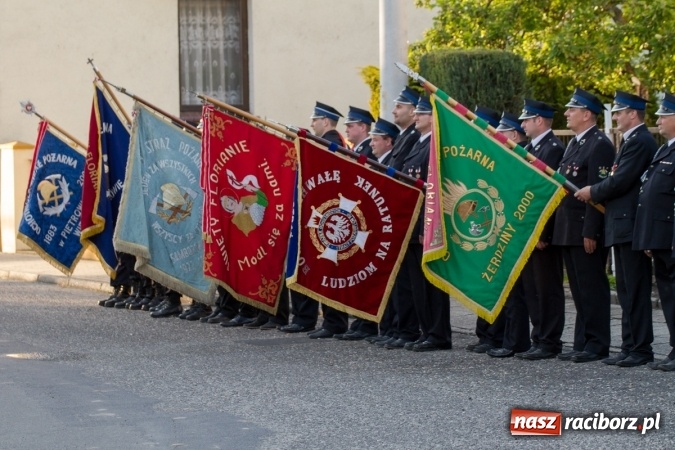 Zdjęcie w galerii na portalu naszraciborz.pl: Jak co roku w Pietrowicach Wielkich odbyły się tradycyjne obchody Dnia Strażaka wiadomości z regionu