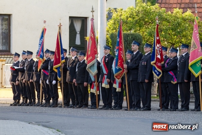 Zdjęcie w galerii na portalu naszraciborz.pl: Jak co roku w Pietrowicach Wielkich odbyły się tradycyjne obchody Dnia Strażaka wiadomości z regionu