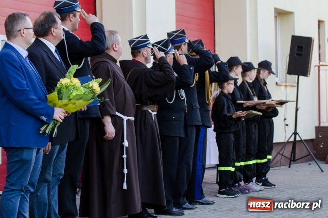 Zdjęcie w galerii na portalu naszraciborz.pl: Jak co roku w Pietrowicach Wielkich odbyły się tradycyjne obchody Dnia Strażaka wiadomości z regionu