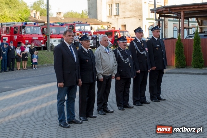 Zdjęcie w galerii na portalu naszraciborz.pl: Jak co roku w Pietrowicach Wielkich odbyły się tradycyjne obchody Dnia Strażaka wiadomości z regionu