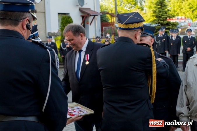 Zdjęcie w galerii na portalu naszraciborz.pl: Jak co roku w Pietrowicach Wielkich odbyły się tradycyjne obchody Dnia Strażaka wiadomości z regionu