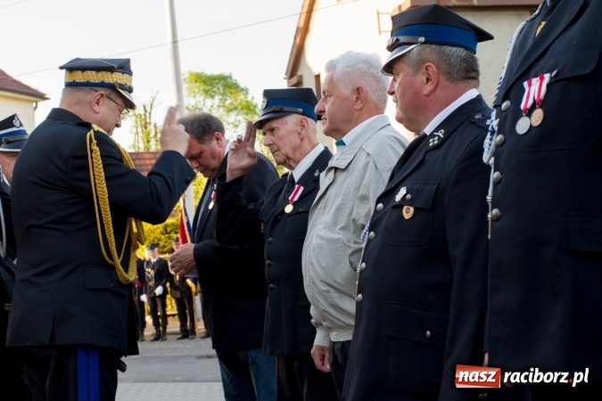 Zdjęcie w galerii na portalu naszraciborz.pl: Jak co roku w Pietrowicach Wielkich odbyły się tradycyjne obchody Dnia Strażaka wiadomości z regionu