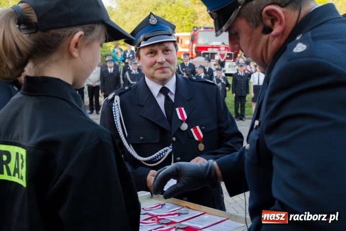 Zdjęcie w galerii na portalu naszraciborz.pl: Jak co roku w Pietrowicach Wielkich odbyły się tradycyjne obchody Dnia Strażaka wiadomości z regionu