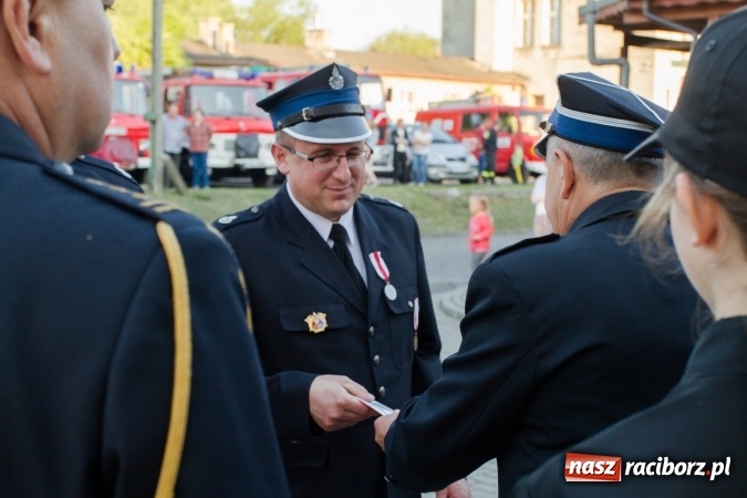 Zdjęcie w galerii na portalu naszraciborz.pl: Jak co roku w Pietrowicach Wielkich odbyły się tradycyjne obchody Dnia Strażaka wiadomości z regionu