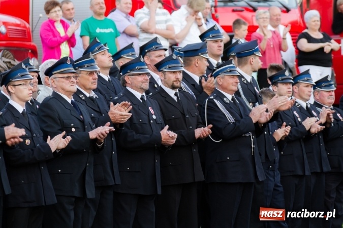 Zdjęcie w galerii na portalu naszraciborz.pl: Jak co roku w Pietrowicach Wielkich odbyły się tradycyjne obchody Dnia Strażaka wiadomości z regionu