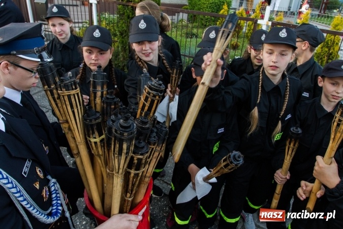 Zdjęcie w galerii na portalu naszraciborz.pl: Jak co roku w Pietrowicach Wielkich odbyły się tradycyjne obchody Dnia Strażaka wiadomości z regionu