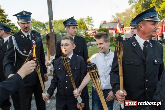 Zdjęcie w galerii na portalu naszraciborz.pl: Jak co roku w Pietrowicach Wielkich odbyły się tradycyjne obchody Dnia Strażaka wiadomości z regionu
