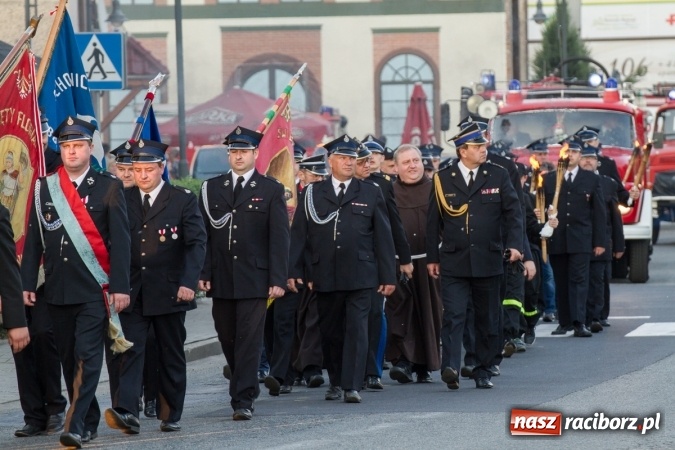 Zdjęcie w galerii na portalu naszraciborz.pl: Jak co roku w Pietrowicach Wielkich odbyły się tradycyjne obchody Dnia Strażaka wiadomości z regionu