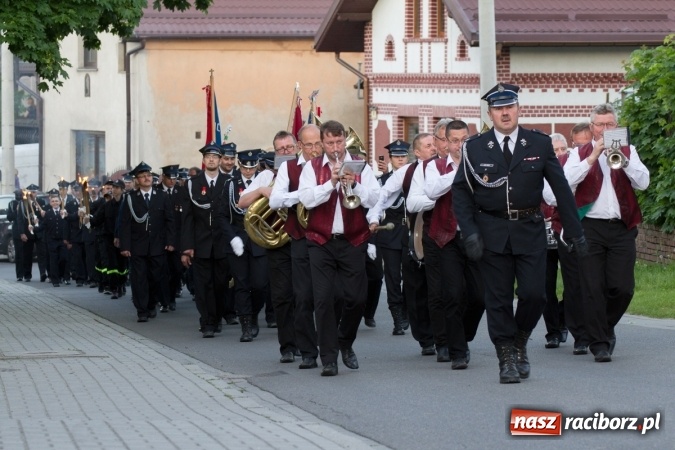 Zdjęcie w galerii na portalu naszraciborz.pl: Jak co roku w Pietrowicach Wielkich odbyły się tradycyjne obchody Dnia Strażaka wiadomości z regionu