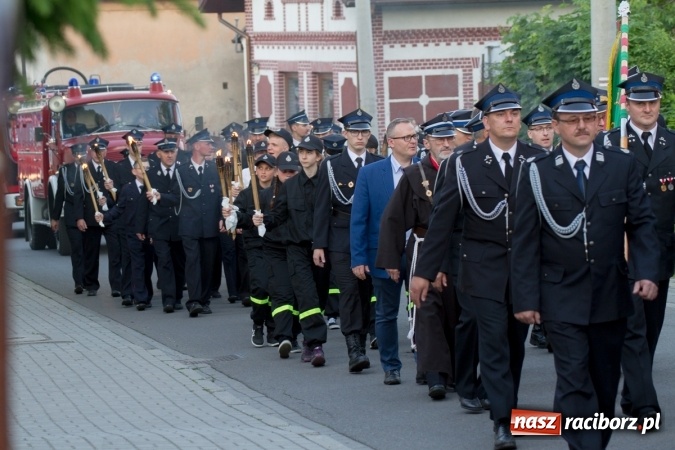 Zdjęcie w galerii na portalu naszraciborz.pl: Jak co roku w Pietrowicach Wielkich odbyły się tradycyjne obchody Dnia Strażaka wiadomości z regionu