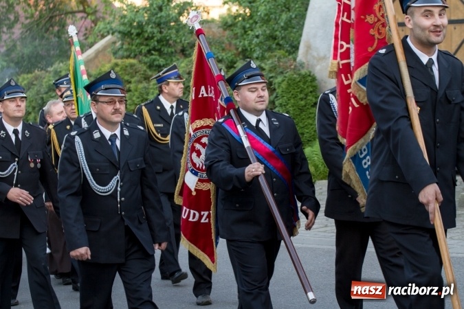 Zdjęcie w galerii na portalu naszraciborz.pl: Jak co roku w Pietrowicach Wielkich odbyły się tradycyjne obchody Dnia Strażaka wiadomości z regionu
