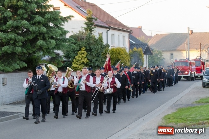 Zdjęcie w galerii na portalu naszraciborz.pl: Jak co roku w Pietrowicach Wielkich odbyły się tradycyjne obchody Dnia Strażaka wiadomości z regionu