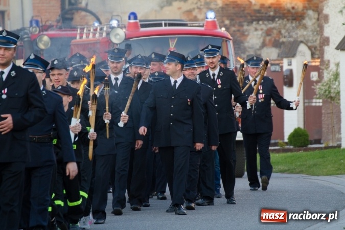 Zdjęcie w galerii na portalu naszraciborz.pl: Jak co roku w Pietrowicach Wielkich odbyły się tradycyjne obchody Dnia Strażaka wiadomości z regionu
