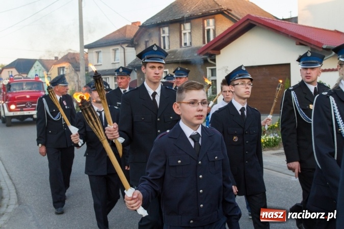 Zdjęcie w galerii na portalu naszraciborz.pl: Jak co roku w Pietrowicach Wielkich odbyły się tradycyjne obchody Dnia Strażaka wiadomości z regionu