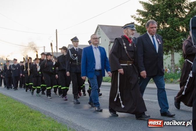 Zdjęcie w galerii na portalu naszraciborz.pl: Jak co roku w Pietrowicach Wielkich odbyły się tradycyjne obchody Dnia Strażaka wiadomości z regionu