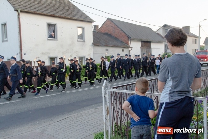 Zdjęcie w galerii na portalu naszraciborz.pl: Jak co roku w Pietrowicach Wielkich odbyły się tradycyjne obchody Dnia Strażaka wiadomości z regionu