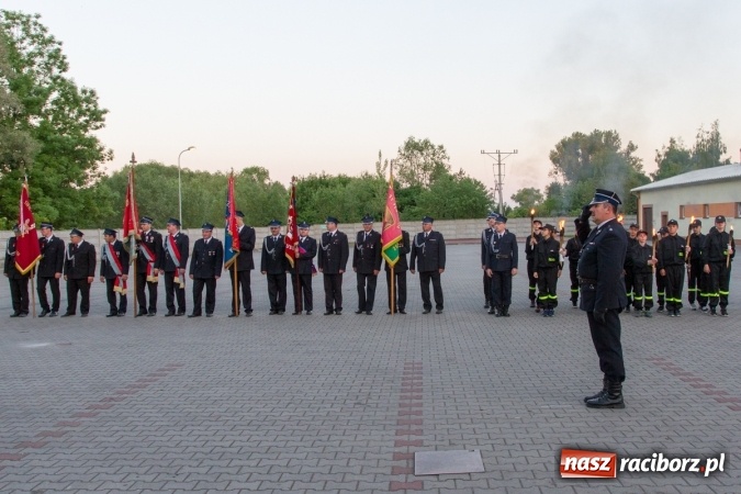 Zdjęcie w galerii na portalu naszraciborz.pl: Jak co roku w Pietrowicach Wielkich odbyły się tradycyjne obchody Dnia Strażaka wiadomości z regionu