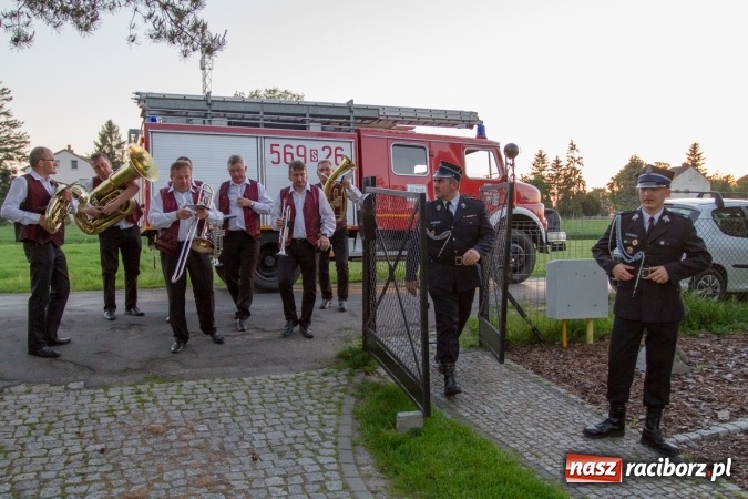 Zdjęcie w galerii na portalu naszraciborz.pl: Jak co roku w Pietrowicach Wielkich odbyły się tradycyjne obchody Dnia Strażaka wiadomości z regionu