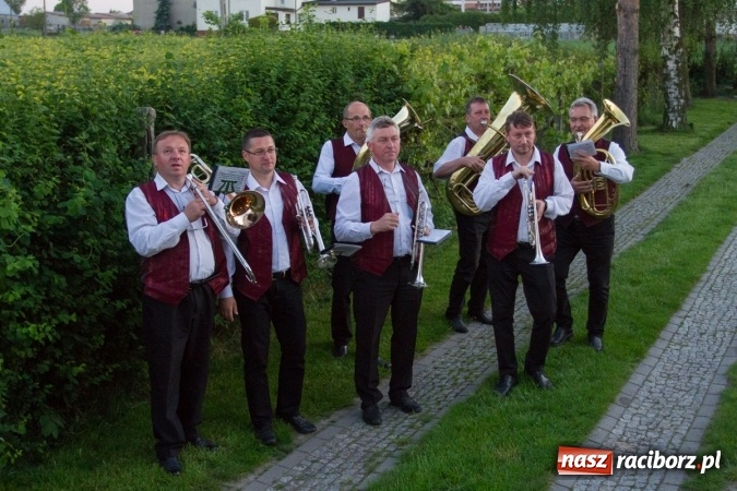 Zdjęcie w galerii na portalu naszraciborz.pl: Jak co roku w Pietrowicach Wielkich odbyły się tradycyjne obchody Dnia Strażaka wiadomości z regionu