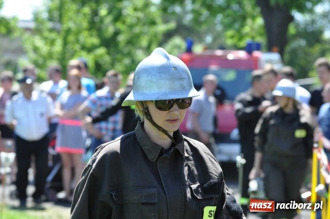Zdjęcie w galerii na portalu naszraciborz.pl: Strażacy z Borucina mistrzami gminy Krzanowice w zawodach sportowo-pożarniczych. Trzy puchary dla Pietraszyna  wiadomości z regionu