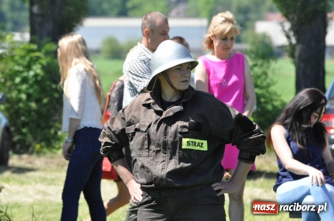 Zdjęcie w galerii na portalu naszraciborz.pl: Strażacy z Borucina mistrzami gminy Krzanowice w zawodach sportowo-pożarniczych. Trzy puchary dla Pietraszyna  wiadomości z regionu