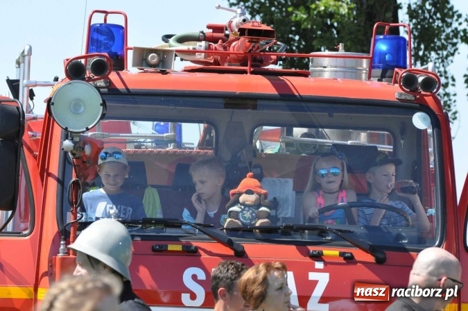 Zdjęcie w galerii na portalu naszraciborz.pl: Strażacy z Borucina mistrzami gminy Krzanowice w zawodach sportowo-pożarniczych. Trzy puchary dla Pietraszyna  wiadomości z regionu