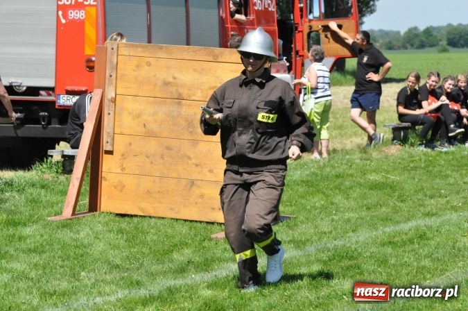 Zdjęcie w galerii na portalu naszraciborz.pl: Strażacy z Borucina mistrzami gminy Krzanowice w zawodach sportowo-pożarniczych. Trzy puchary dla Pietraszyna  wiadomości z regionu