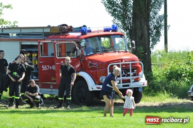 Zdjęcie w galerii na portalu naszraciborz.pl: Strażacy z Borucina mistrzami gminy Krzanowice w zawodach sportowo-pożarniczych. Trzy puchary dla Pietraszyna  wiadomości z regionu