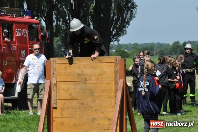 Zdjęcie w galerii na portalu naszraciborz.pl: Strażacy z Borucina mistrzami gminy Krzanowice w zawodach sportowo-pożarniczych. Trzy puchary dla Pietraszyna  wiadomości z regionu