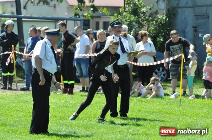 Zdjęcie w galerii na portalu naszraciborz.pl: Strażacy z Borucina mistrzami gminy Krzanowice w zawodach sportowo-pożarniczych. Trzy puchary dla Pietraszyna  wiadomości z regionu