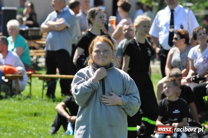 Zdjęcie w galerii na portalu naszraciborz.pl: Strażacy z Borucina mistrzami gminy Krzanowice w zawodach sportowo-pożarniczych. Trzy puchary dla Pietraszyna  wiadomości z regionu