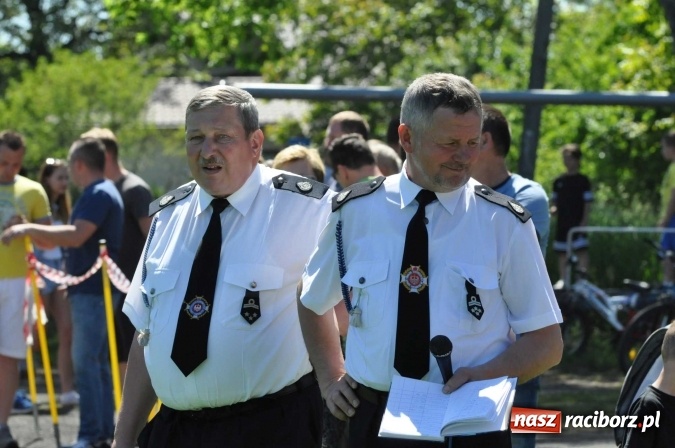 Zdjęcie w galerii na portalu naszraciborz.pl: Strażacy z Borucina mistrzami gminy Krzanowice w zawodach sportowo-pożarniczych. Trzy puchary dla Pietraszyna  wiadomości z regionu