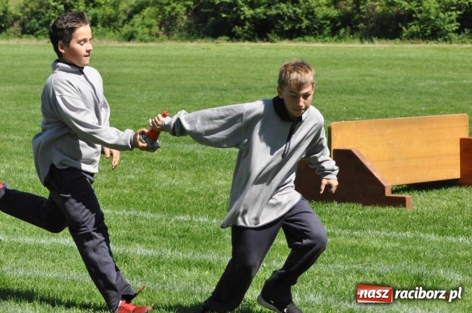 Zdjęcie w galerii na portalu naszraciborz.pl: Strażacy z Borucina mistrzami gminy Krzanowice w zawodach sportowo-pożarniczych. Trzy puchary dla Pietraszyna  wiadomości z regionu
