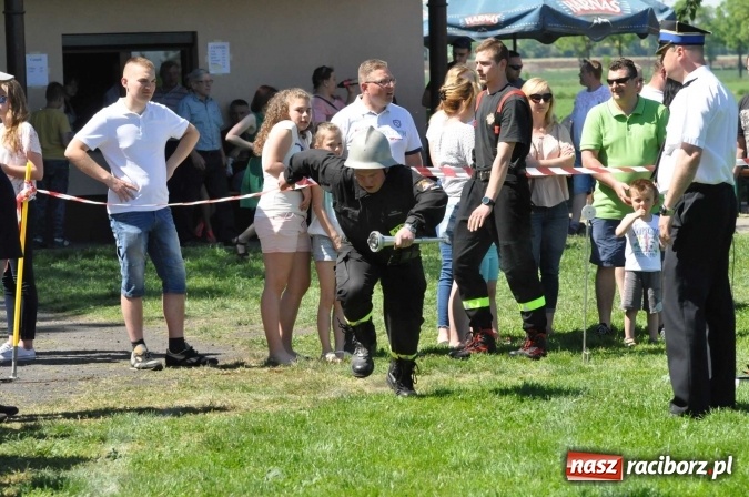 Zdjęcie w galerii na portalu naszraciborz.pl: Strażacy z Borucina mistrzami gminy Krzanowice w zawodach sportowo-pożarniczych. Trzy puchary dla Pietraszyna  wiadomości z regionu